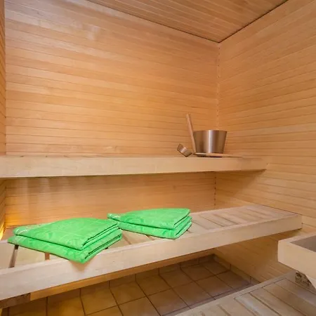 Joe 7 With Sauna *